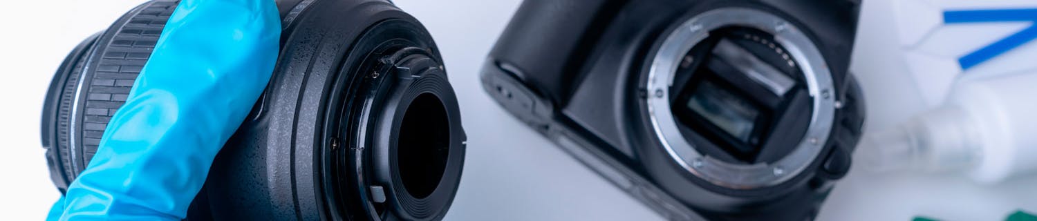 Felsök din kamera. En skadad bildsensor eller ett felkalibrerat objektiv kan försämra bildkvaliteten.